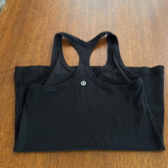 Lululemon tank - Picture 2 of 4